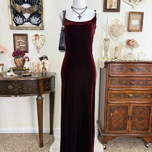 90’s vintage vampy femme fatale vixen burgundy velvet whimsigoth maxi dress